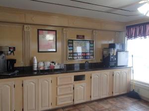 budget inn and suites shoreline