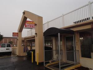 budget inn and suites shoreline