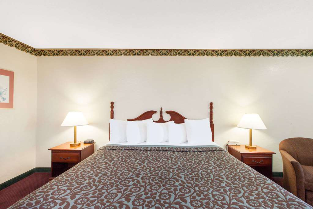 days inn by wyndham erick