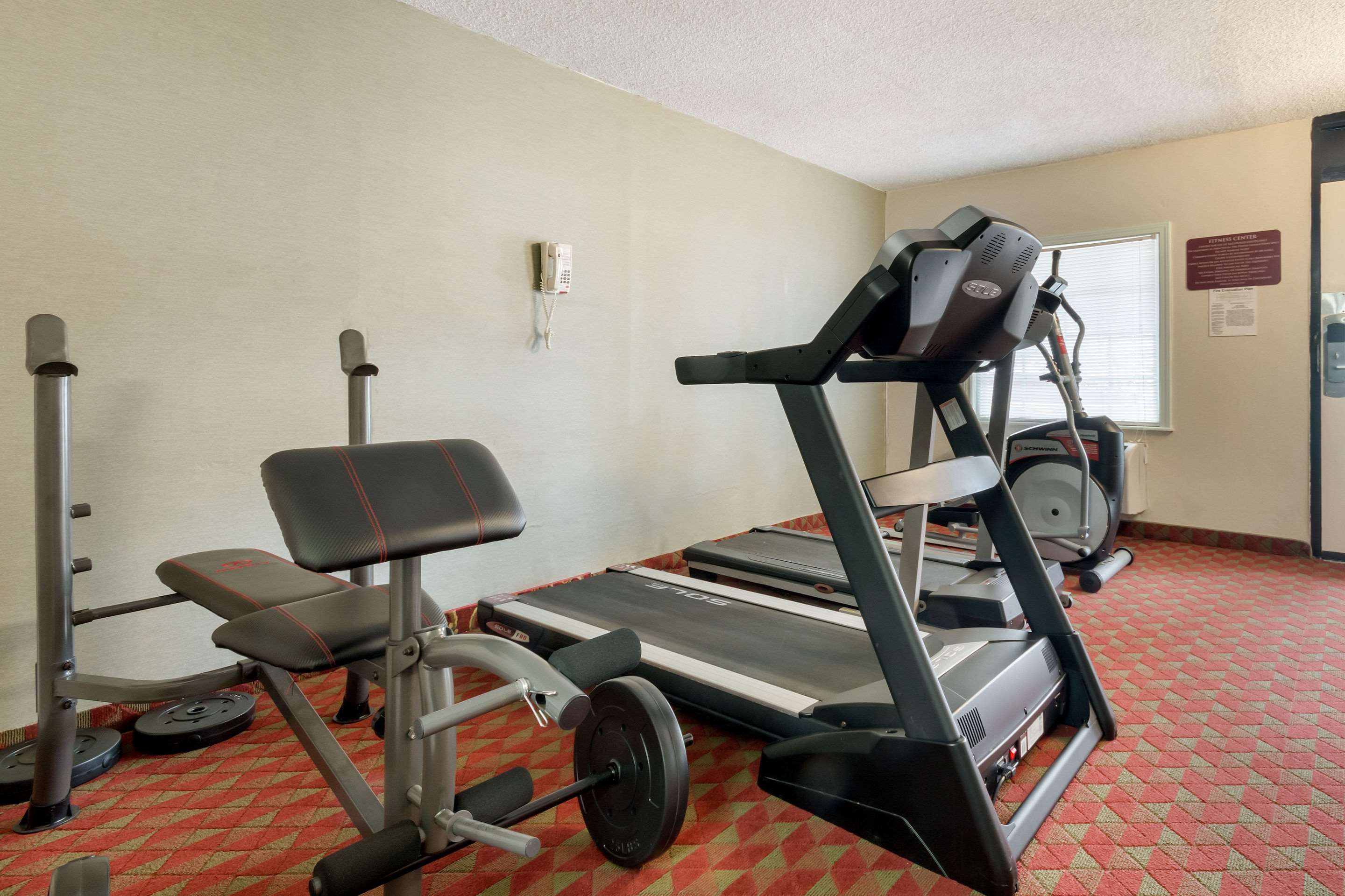 econo lodge huntington barboursville university area