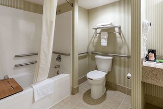 econo lodge huntington barboursville university area