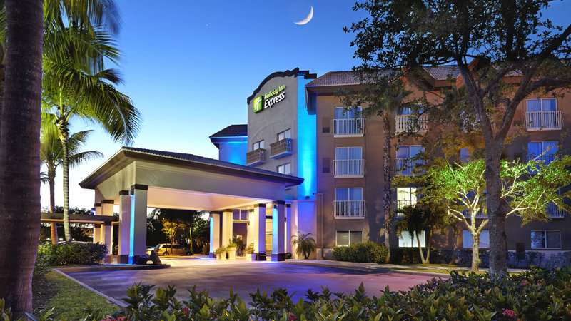 holiday inn express hotel naples downtown 5th avenue