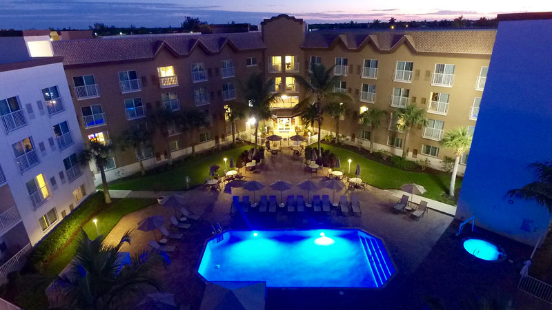 holiday inn express hotel naples downtown 5th avenue