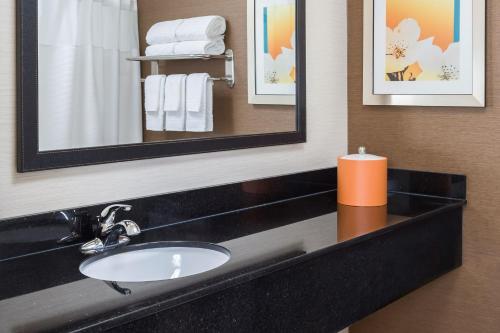 fairfield inn and suites by marriott springfield