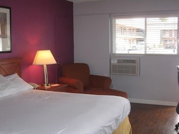 santa fe inn pueblo