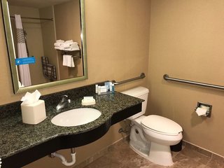 hampton inn and suites austin lakeway