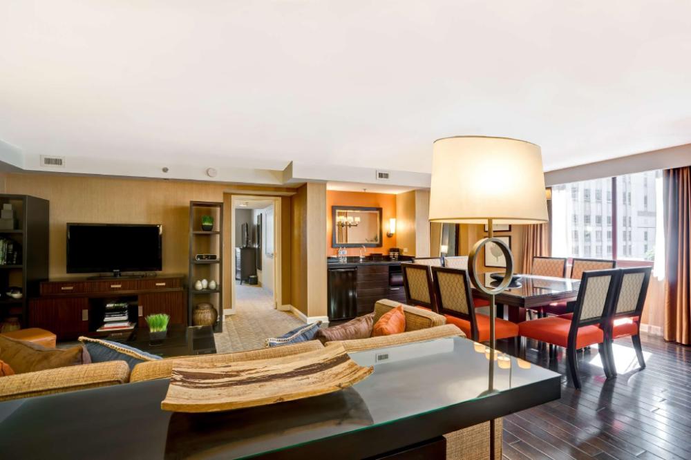 embassy suites by hilton chicago downtown river north