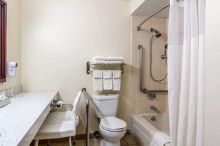 Comfort Inn & Suites - Hannibal,Quincy>>Hannibal,3 star