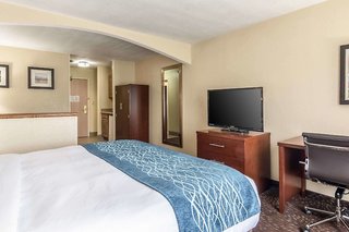 Comfort Inn & Suites - Hannibal,Quincy>>Hannibal,3 star