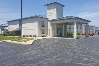 Baymont By Wyndham West Plains,Near West Plains Country Club,3 star