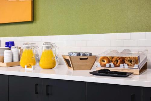 spark by hilton las vegas airport