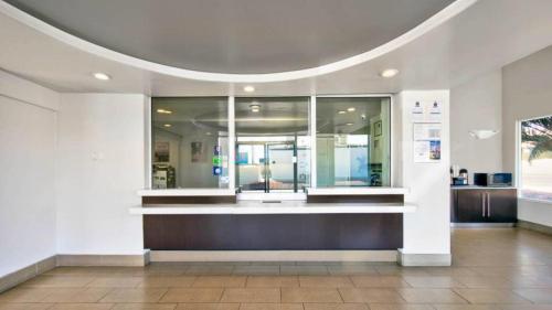 Motel 6 Victorville - Desert Express,California>>Victorville,2 star