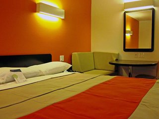 motel 6 victorville desert express