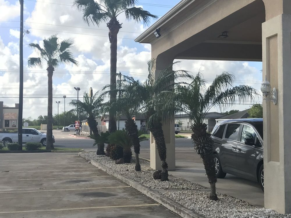 los fresnos inn and suites