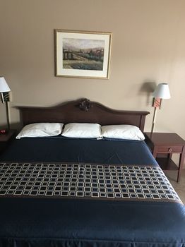 los fresnos inn and suites