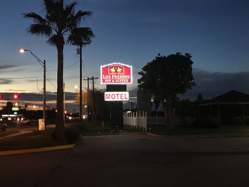 los fresnos inn and suites