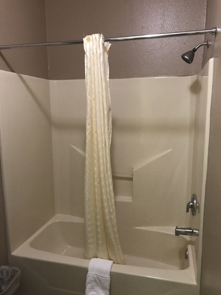 los fresnos inn and suites