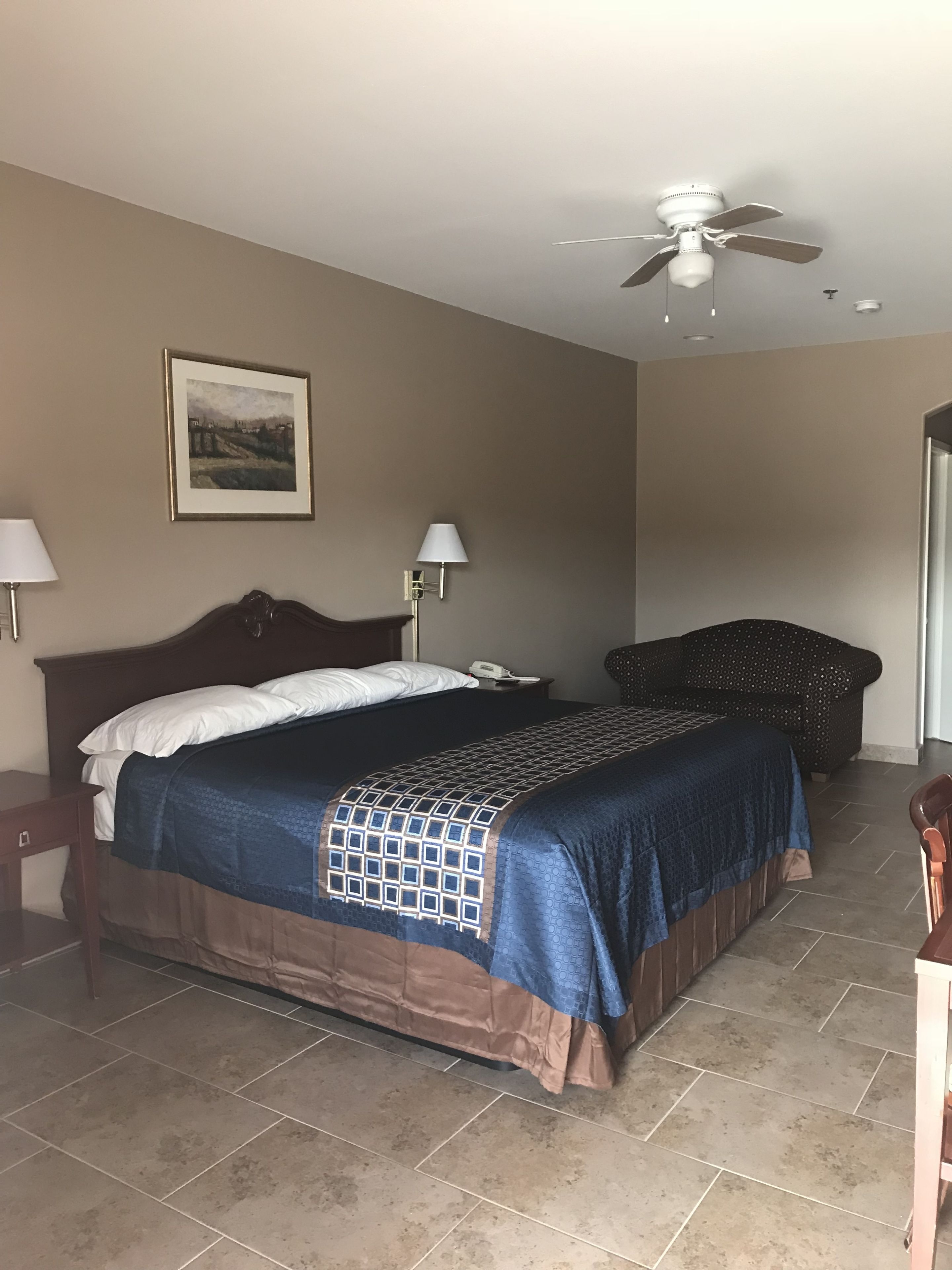 los fresnos inn and suites