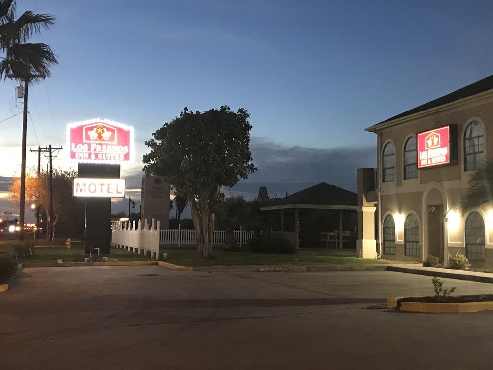 los fresnos inn and suites