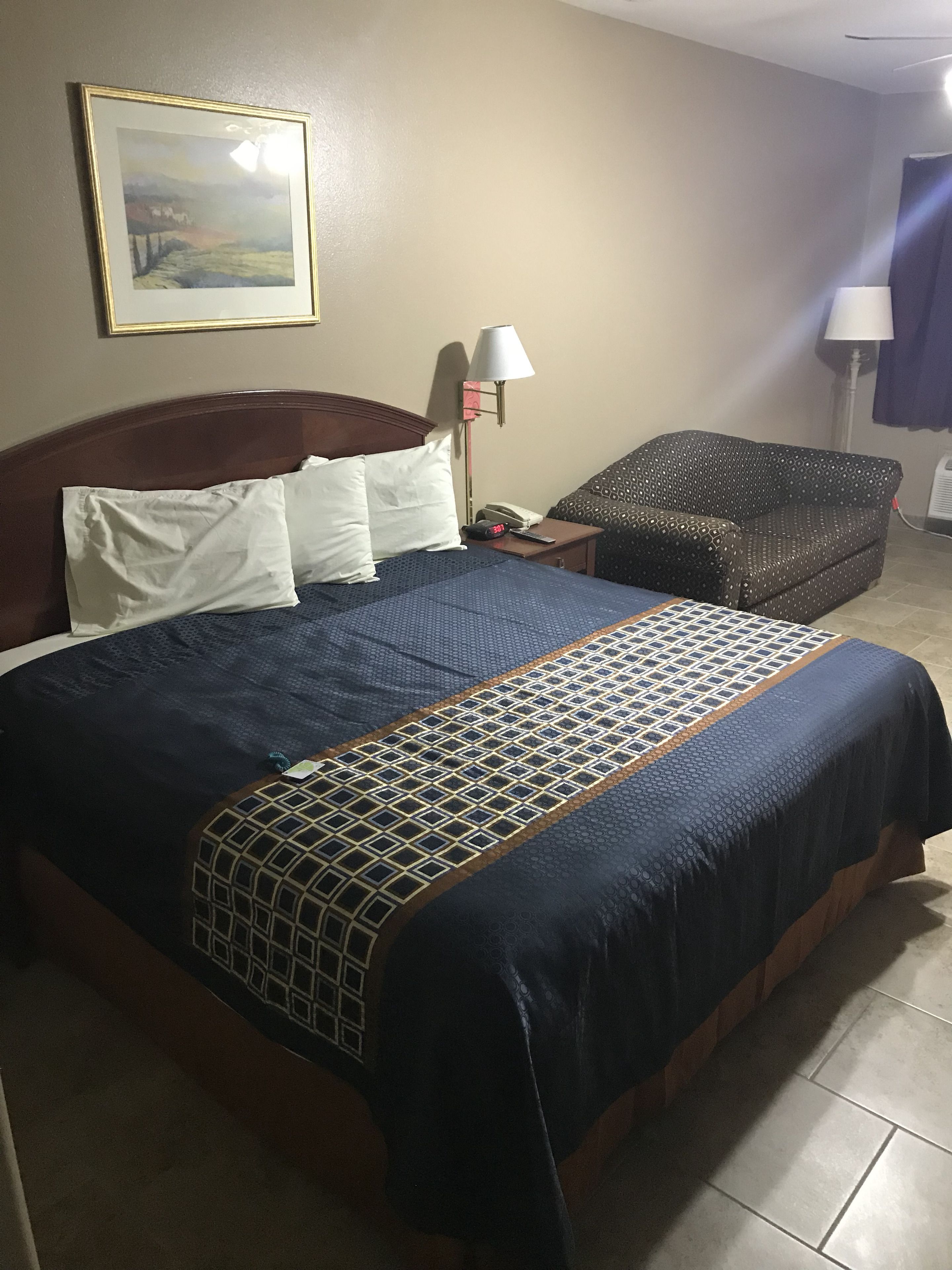 los fresnos inn and suites