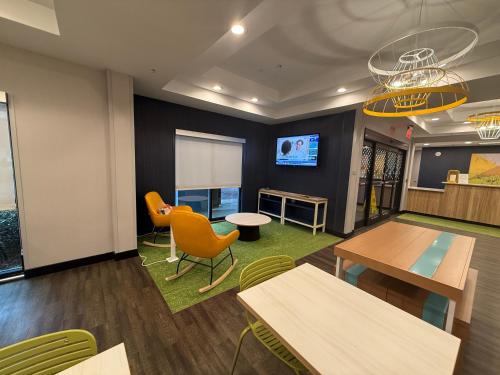 Spark By Hilton Smithfield I-95,,3 star