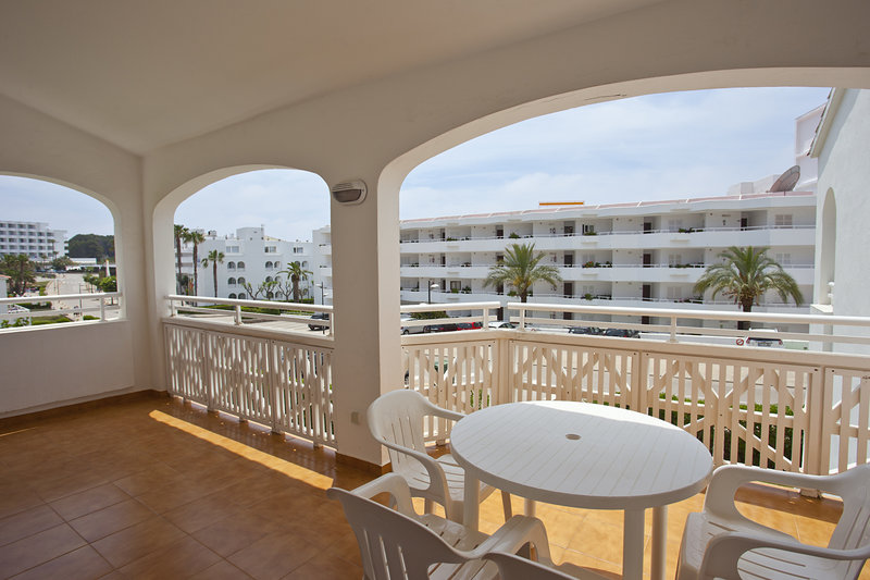 apartamentos seth mestral y llebeig
