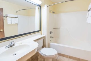 Super 8 By Wyndham Columbus West,Franklin>>Columbus,2 star