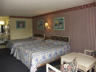 Quality Inn & Suites Grove City - Outlet Mall,Near Prime Outlets Grove City,3 star