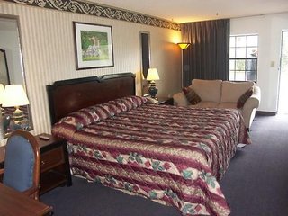 Quality Inn & Suites Grove City - Outlet Mall,Near Prime Outlets Grove City,3 star