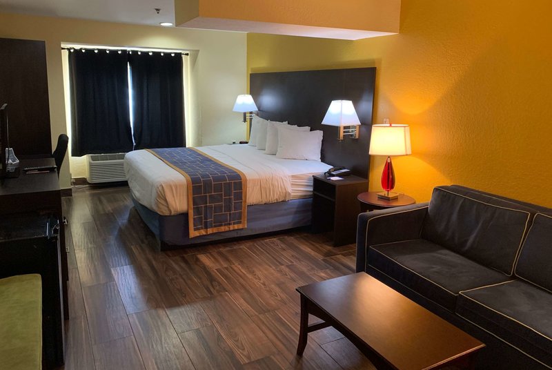 days inn and suites by wyndham tampa raymond james stadium