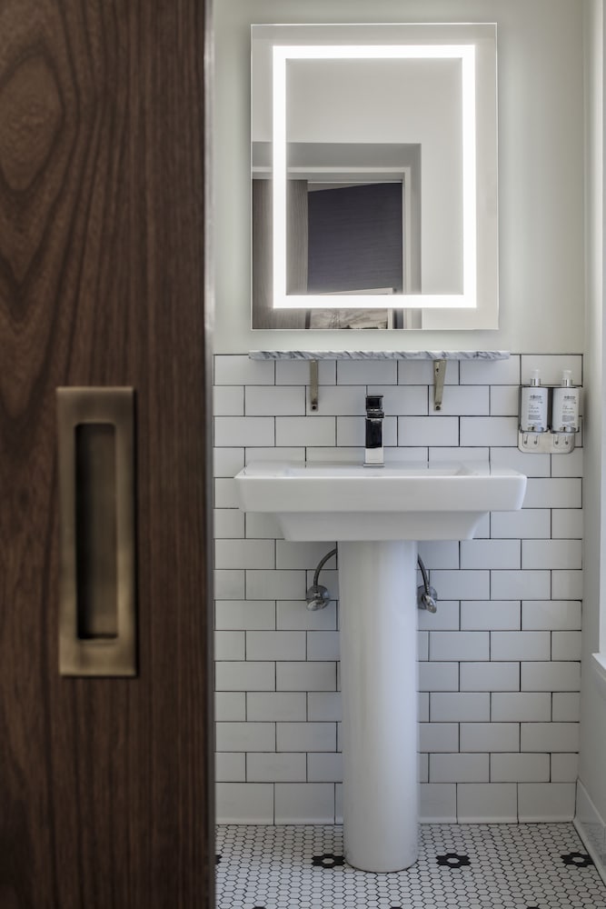 found hotel boston common