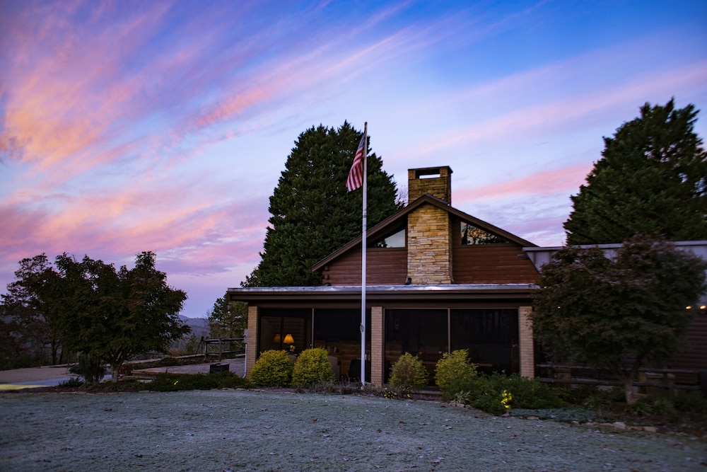 mountain top inn and resort
