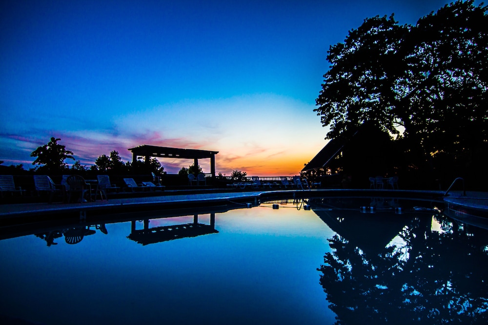 mountain top inn and resort