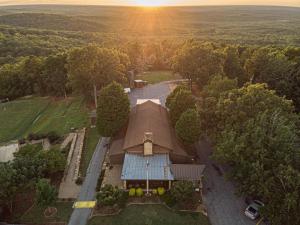 mountain top inn and resort