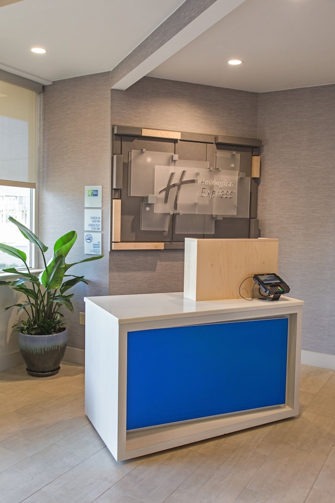 holiday inn express nags head oceanfront by ihg