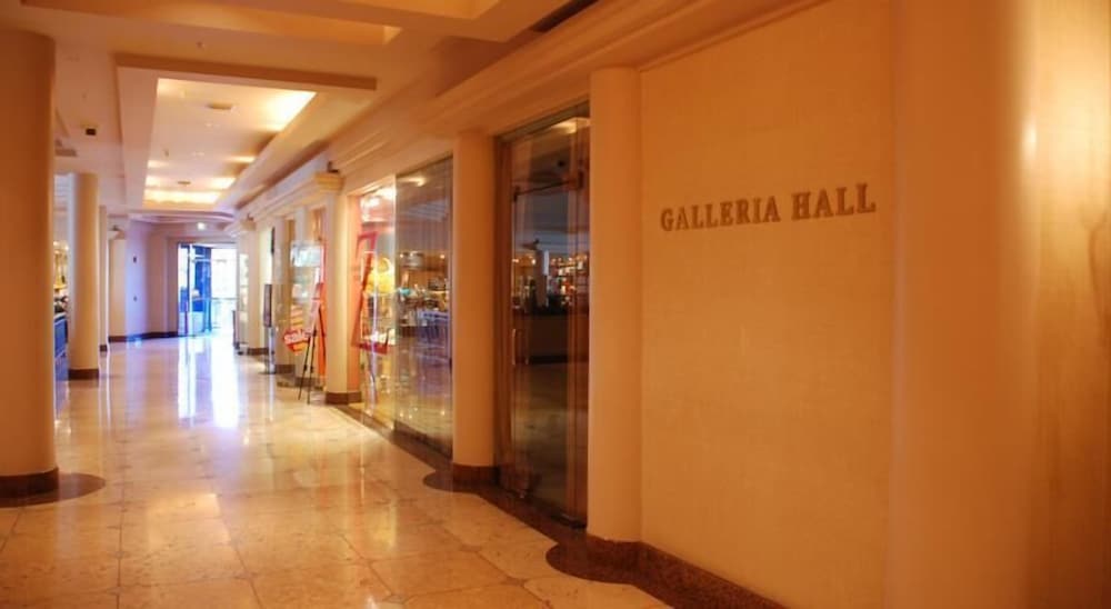 oxford palace hotel and galleria