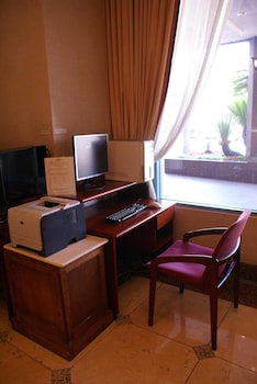 oxford palace hotel and galleria