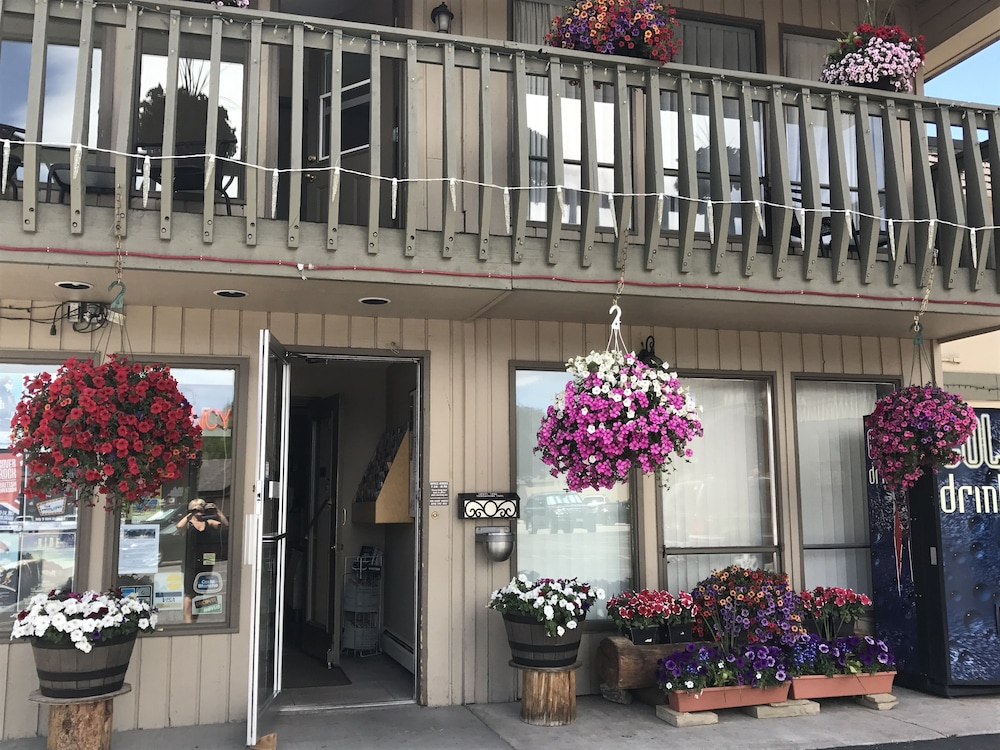 snowshoe motel