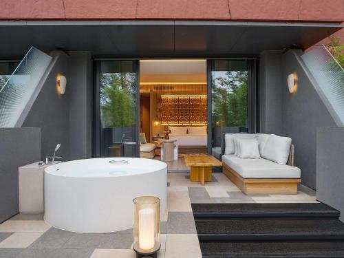 chengdu expo waterfall hotel mgallery collection