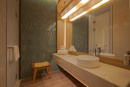 chengdu expo waterfall hotel mgallery collection