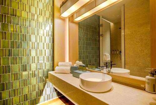 chengdu expo waterfall hotel mgallery collection