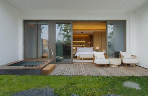 chengdu expo waterfall hotel mgallery collection