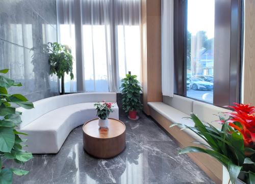 ramada encore by wyndham wuhan station