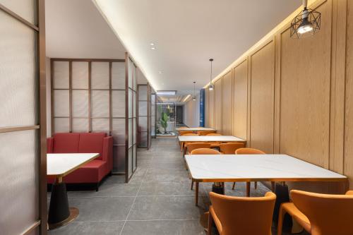 ramada encore by wyndham wuhan station