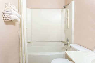 super 8 by wyndham austin mn