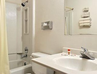 Super 8 By Wyndham Austin Mn,Mower County>>Austin,2 star