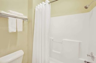 super 8 by wyndham hampshire il