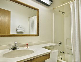 super inn in lansing