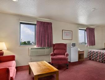 super inn in lansing