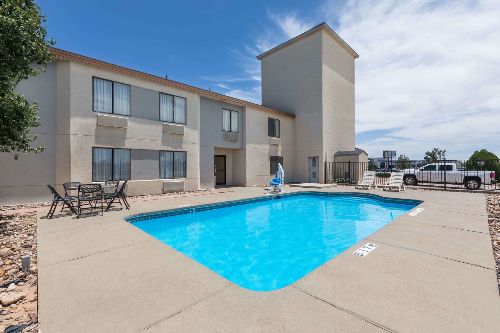 super 8 by wyndham midland